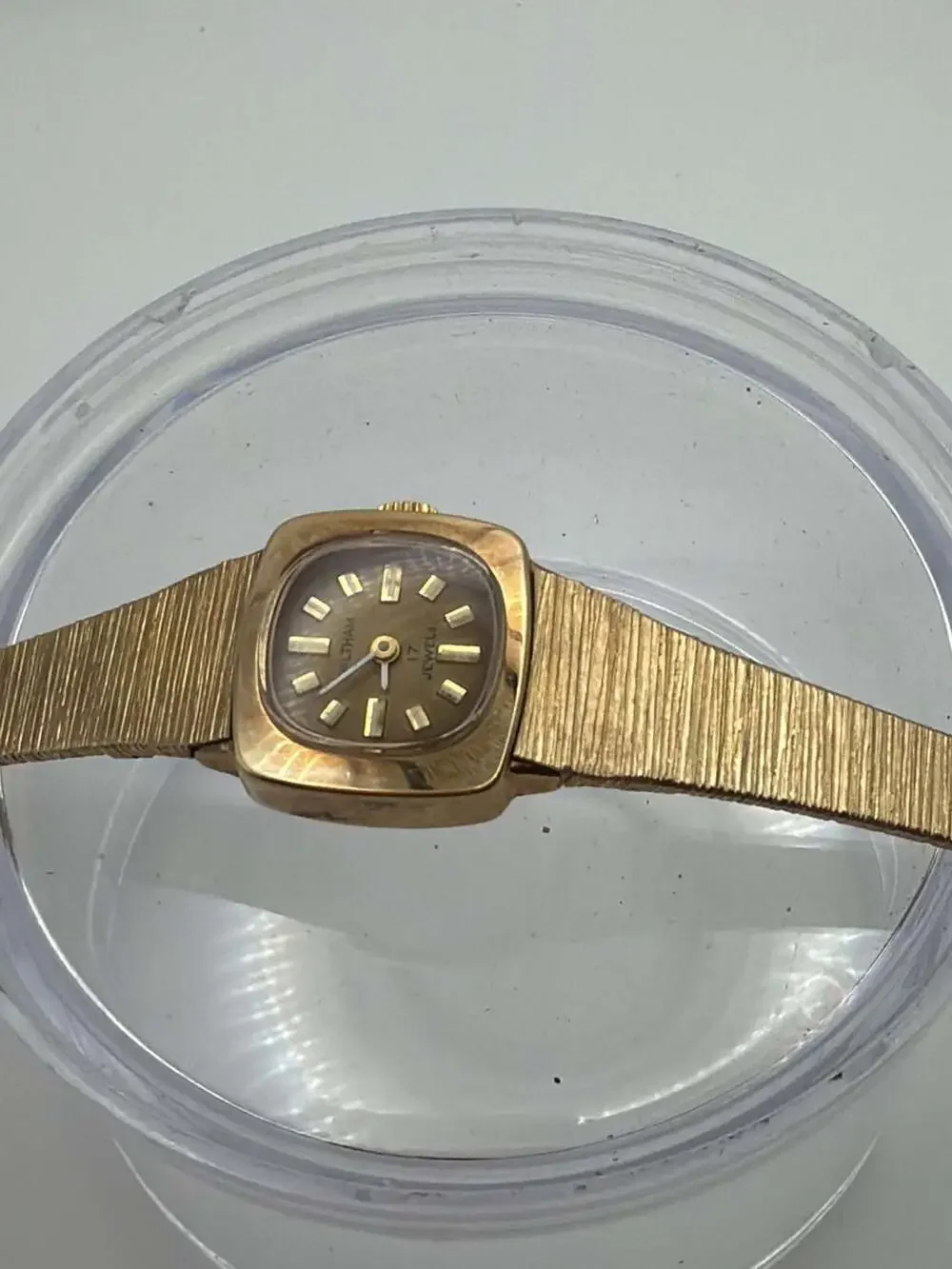 Vintage Waltham Ladies 17 Jewels Mechanical Gold Tone Watch